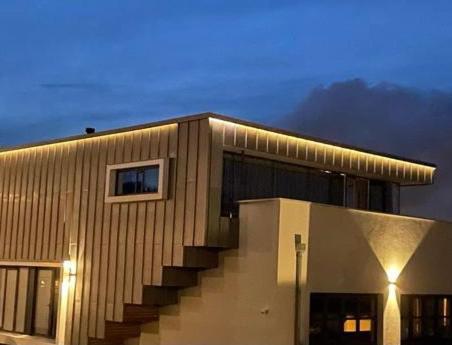 سانداكم Above And Beyond - Luxe Suite Met Sauna En Stoomdouche المظهر الخارجي الصورة